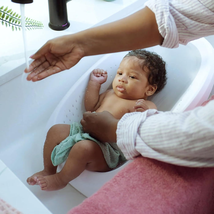 Ingenuity: ity by Ingenuity Easy Rinse Bather Baby Bath Seat