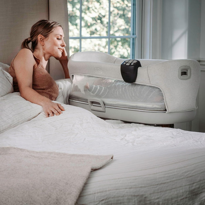 Chicco Close to You Bedside Bassinet - Oat
