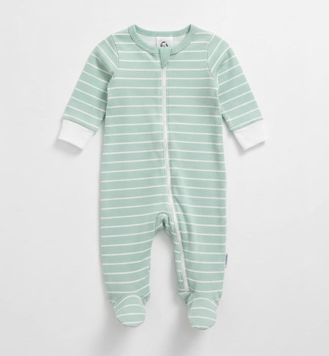 Gerber 2-Pack Girls Stars and Lines Sleep n Play Pajamas, 0-3 Months (582936 N01 NB2 0/3)